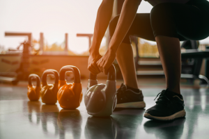 Top articole sportive de care ai nevoie pentru mersul la sală
