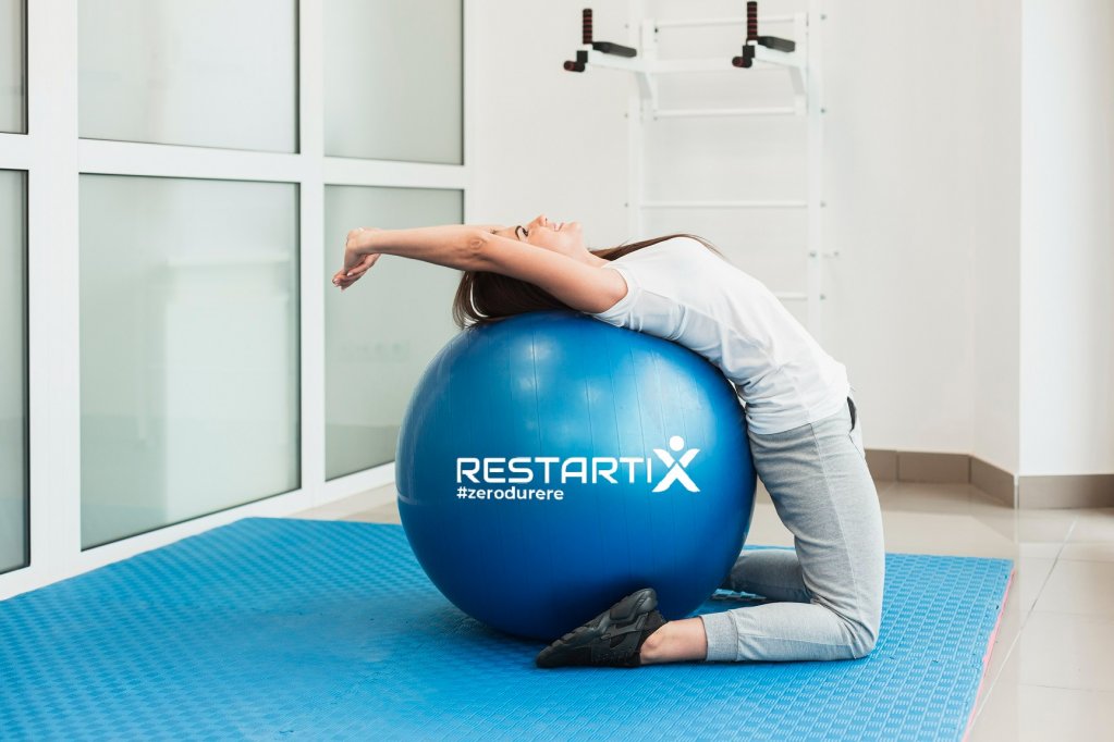 Cauți o clinică de kinetoterapie online? Vino la RestartiX!