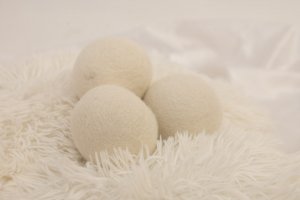 Cum să ai grijă de aspectul dormitorului tău? Metode eficiente pentru spălarea, uscarea și depozitarea lenjeriei de pat