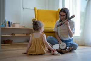 Ce activități poți face împreună cu copilul tău prin metoda Montessori?
