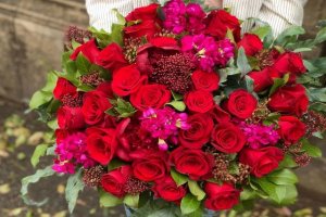 Cate buchete, atatea semnificatii: trandafirii rosii sunt florile cele mai pline de insemnatate!