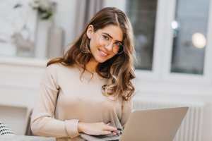 Cele cinci beneficii esențiale ale unui soft pontaj electronic