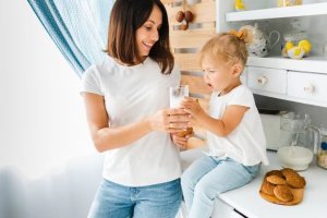 Top 5 beneficii ale consumului de lapte proaspăt