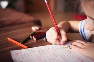 Factori cheie de luat in considerare atunci cand decideti alegerea unei gradinite pentru cel mic