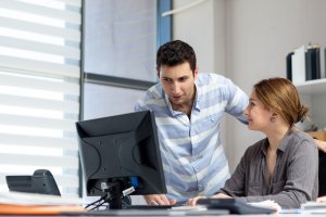 De ce să participi la un internship într-o companie de software development în timpul studenției?