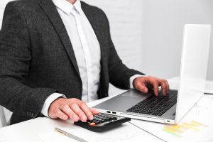 Simplifică calculul de salarii cu un program salarizare