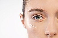 3 beneficii uimitoare ale cremei de ochi - cum poate îmbunătăți sănătatea și aspectul pielii tale?