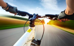 Libertate pe două roți: 3 motive pentru care merită să alegi o bicicleta Trekking