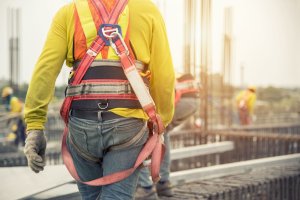 Echipament de protecție pentru lucrul în condiții extreme: sfaturi și recomandari