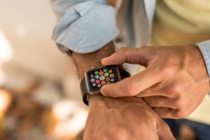 Trei gadgeturi smart care îți permit monitorizarea stării de sănătate