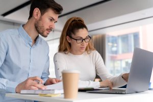 Transformă activitatea specialiștilor de HR cu un program resurse umane