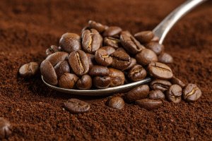 Cafeaua și creierul: cum ne influențează consumul de cafea gândirea și creativitatea