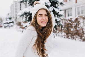 Îngrijire personalizată pentru iarnă: cum să hrănești și hidratezi corect diferitele tipuri de ten