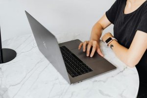 De ce este important să curățăm periodic ventilatorul laptopului?