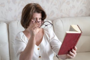 Hipermetropia: cauze, simptome și opțiuni de corecție