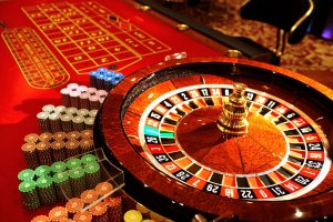 Ce avantaj are Casa la cele mai populare jocuri de cazino - sloturi, ruletă, blackjack?