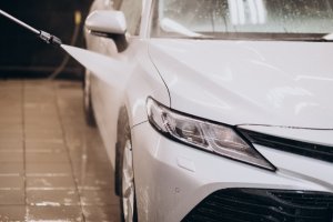 Cum poți avea grijă de exteriorul mașinii tale. Sfaturi de la specialiști pentru un exterior impecabil