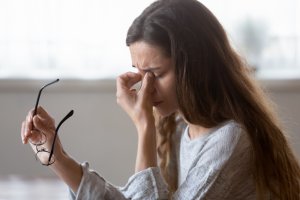 Combaterea oboselii oculare: strategii eficiente pentru a proteja ochii