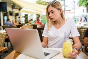 Cum să alegi și să achiziționezi un laptop sau calculator Refurbished?