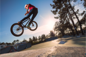 Bicicletele BMX: libertate, adrenalină şi siguranţă