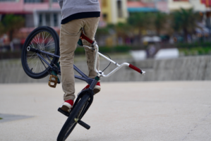 Ghid complet pentru alegerea unui BMX dintr-un magazin de biciclete