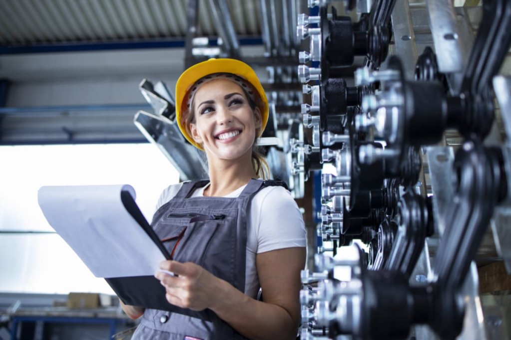 Cum funcționează reductoarele melcate și de ce sunt preferate în industrie