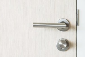 Cum alegi cea mai bună clanță sau mâner pentru ușă?