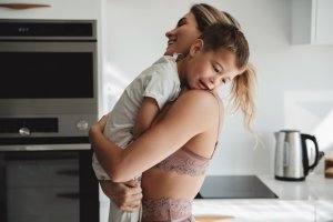 Mama și soție: realitatea din spatele armoniei