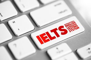 IELTS vs. alte teste de limba engleză: 5 motive pentru care să alegi IELTS