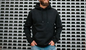 12 combinații cool cu hanorac și jeanși pentru bărbați