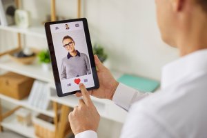 78% dintre utilizatorii aplicațiilor de dating au experimentat burnout