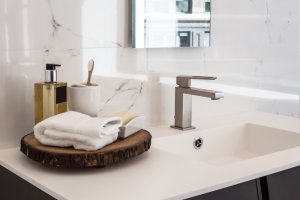 Cum să integrezi baterii de baie de lux în proiectele hoteliere pentru a impresiona clienții