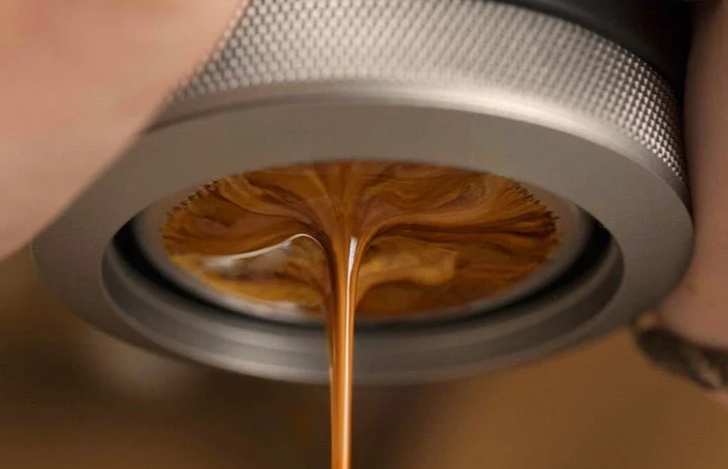 Automatele de cafea moderne: cum alegi soluția potrivită pentru birou sau spații comerciale