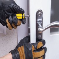 Când yala nu mai deschide: ce faceți dacă rămâneți blocat în fața propriei uși