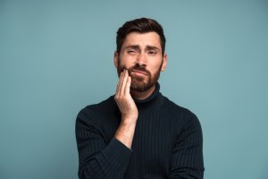 Care sunt principalele semne ale parodontozei și când să ceri consult