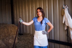 Organizare și curățenie de nota 10 între solarul din grădină și zona cu cotețul de găini