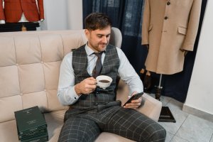Garderobă ideală pentru bărbați: costumul care se potrivește oricărui stil
