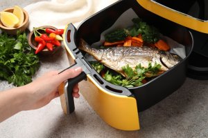 Cum sa folosesti un air fryer pentru mese dietetice si sanatoase?