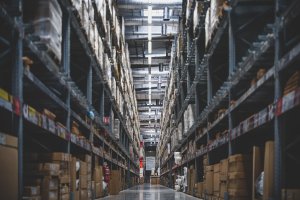 Servicii de curățenie pentru spații comerciale și de producție în București-Ilfov, o operațiune mai complexă decât pare la prima vedere