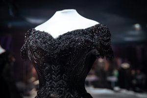5 ținute care nu se demodează niciodată. Ce să porți la cununie ca să fii de neuitat