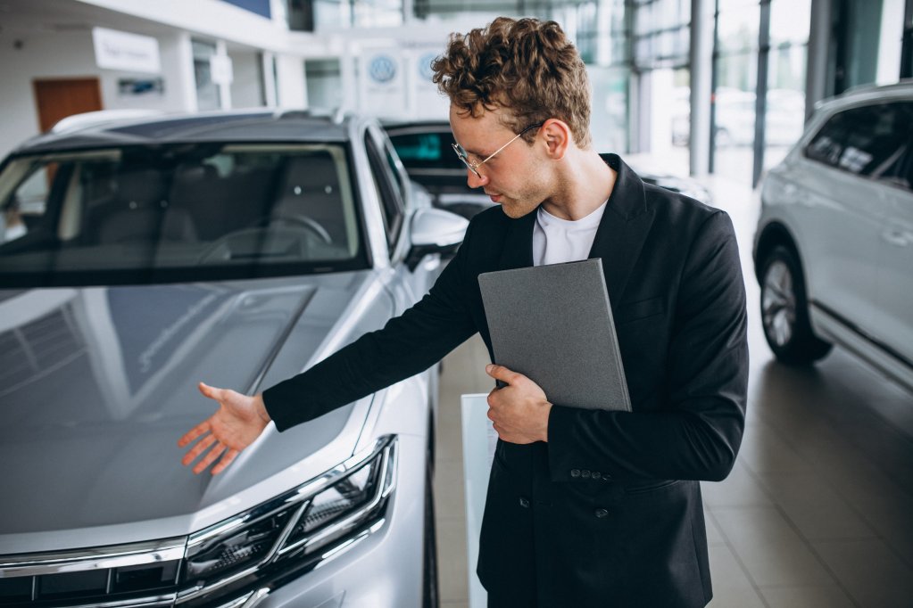 Cum cumperi o mașină rulată fără să-ți golești economiile. Cash, credit sau leasing?