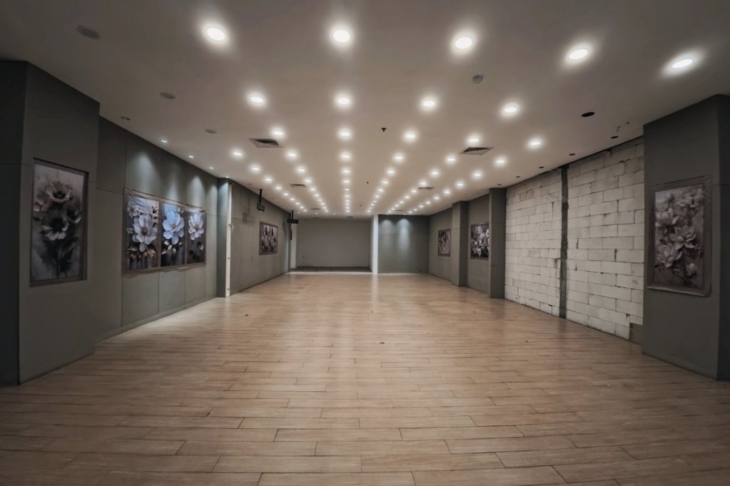 Galerie de artă contemporană: un spațiu pentru idei, dialog și descoperire