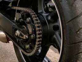 Întreținerea lanțului moto pas cu pas: accesorii și soluții eficiente