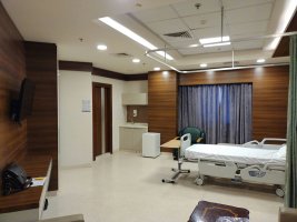 Ce beneficii oferă controlul electric al poziției pacientului