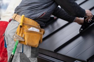 Inovații tehnice: cum previne micro-profilarea panourilor de tablă click efectul de dilatare inestetică la căldură