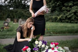 Cine plătește costurile de repatriere a muncitorilor români în cazul decesului la locul de muncă?
