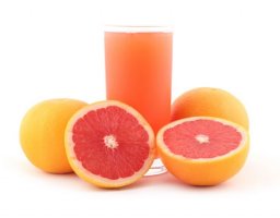 Sanatate curata intr-un pahar cu suc de grapefruit