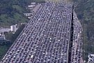 Coloana de masini de 100 km in China