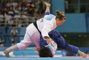 Alina Dumitru - campioana europeana la judo