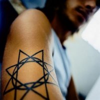 Simbolurile tatuajelor cu stele